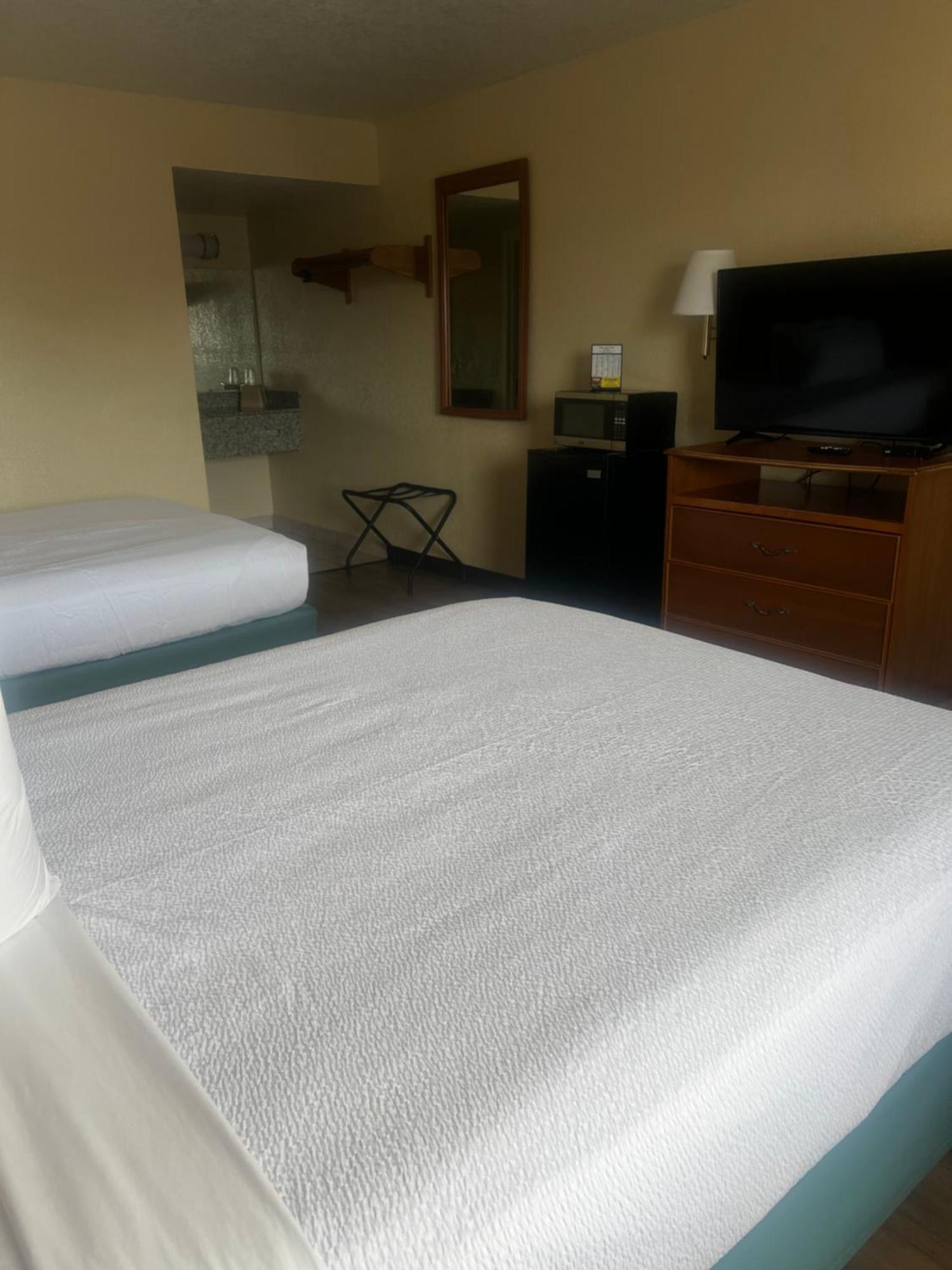 Hole Inn The Wall Hotel - Fort Walton Beach - Sunset Plaza - Nearby Beaches & Hurlburt Luaran gambar