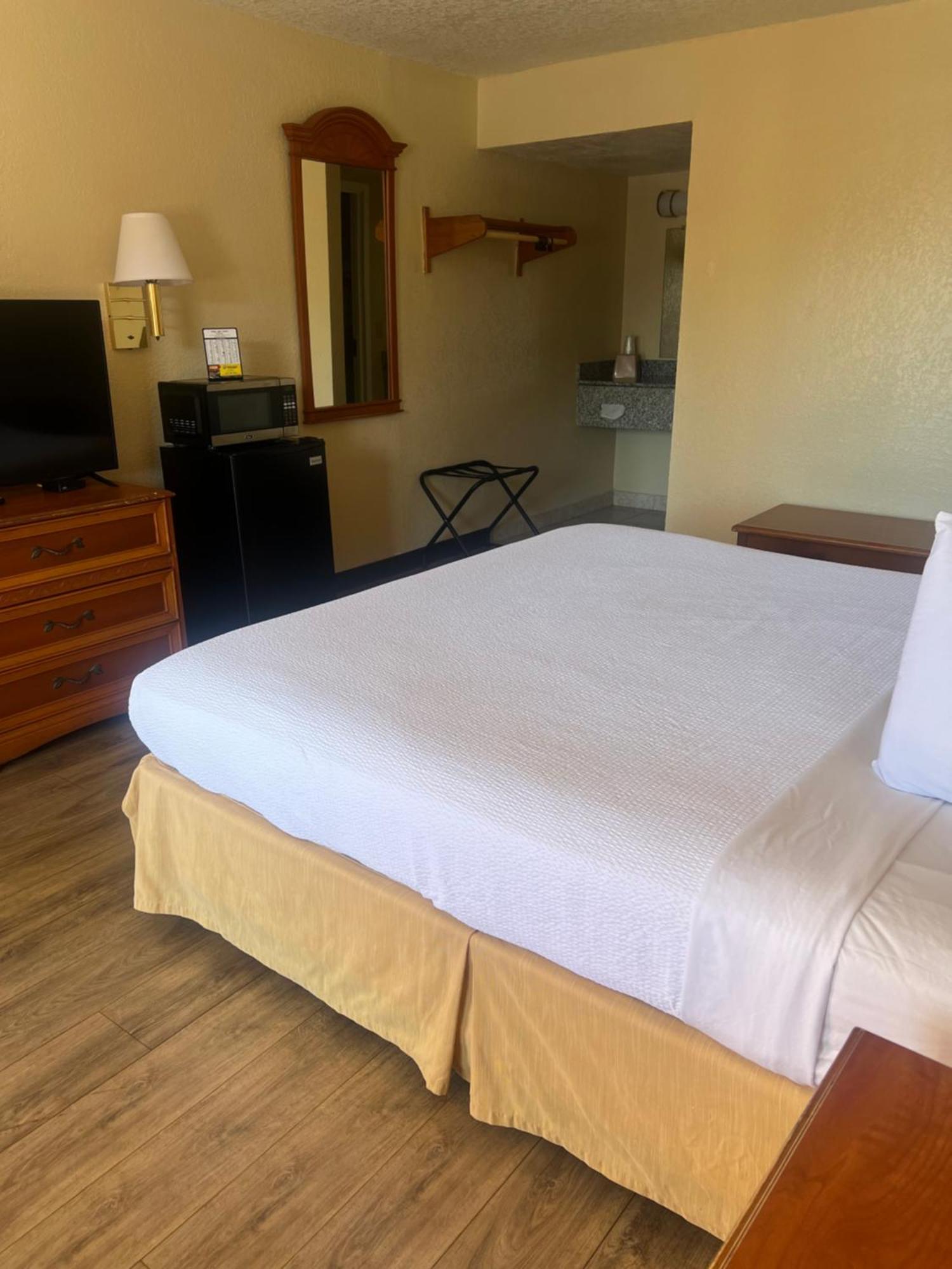 Hole Inn The Wall Hotel - Fort Walton Beach - Sunset Plaza - Nearby Beaches & Hurlburt Luaran gambar