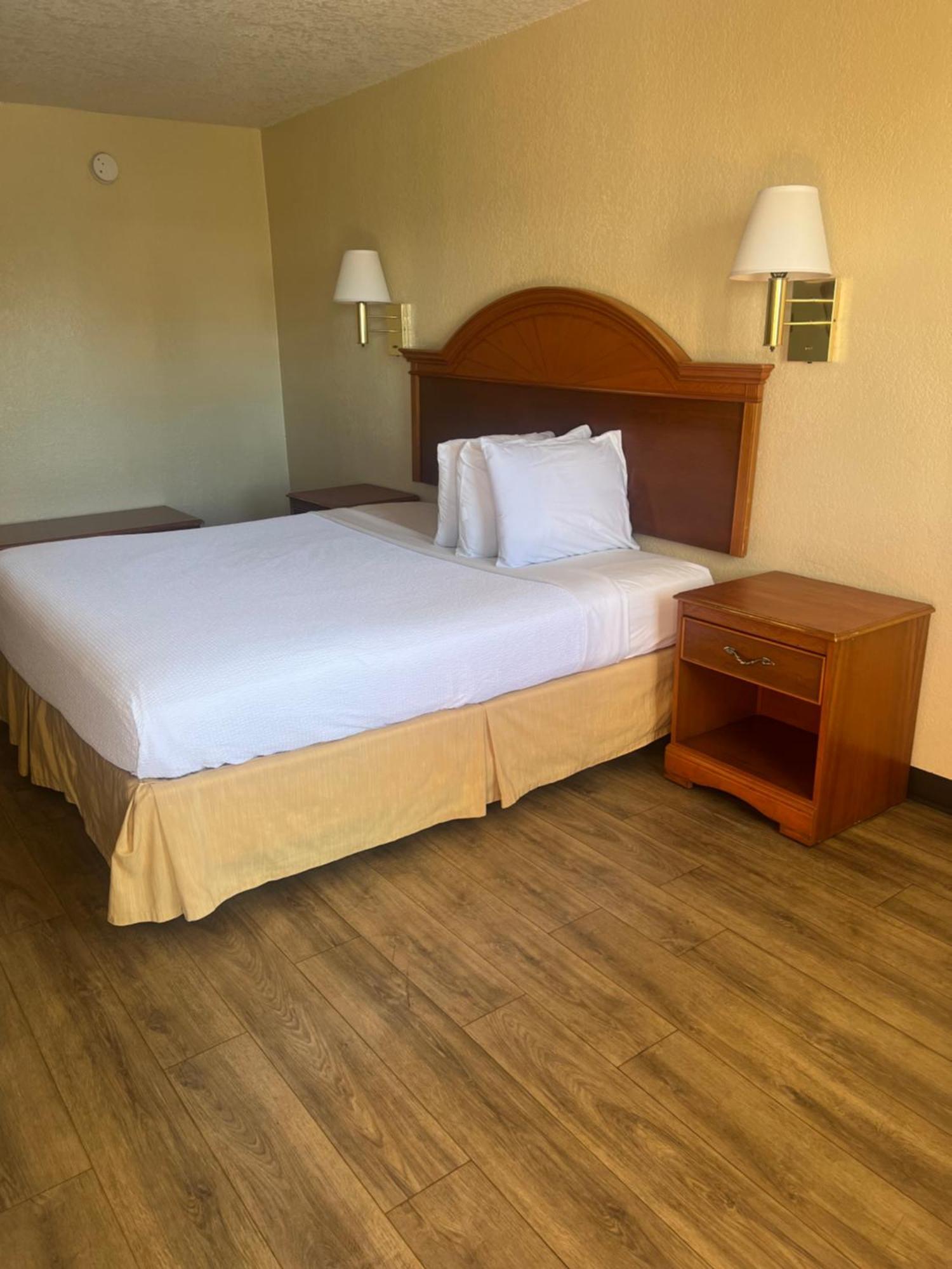 Hole Inn The Wall Hotel - Fort Walton Beach - Sunset Plaza - Nearby Beaches & Hurlburt Luaran gambar