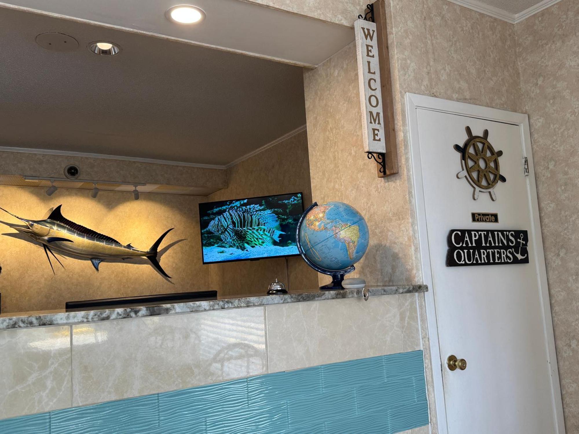 Hole Inn The Wall Hotel - Fort Walton Beach - Sunset Plaza - Nearby Beaches & Hurlburt Luaran gambar